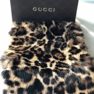 GUCCI BROWN LEOPARD PRINT RABBIT SCARF
